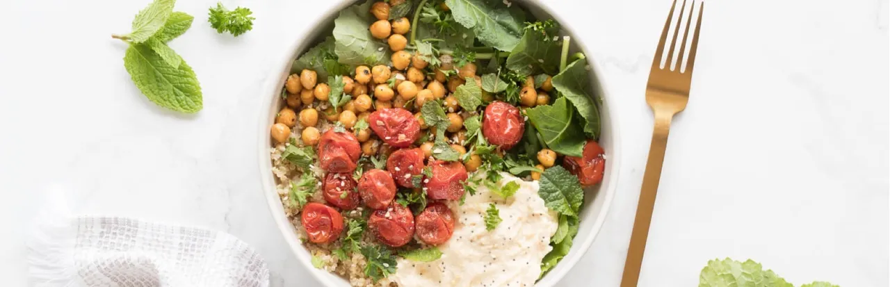 Mediterranean Roasted Tomato & Chickpea Bowl