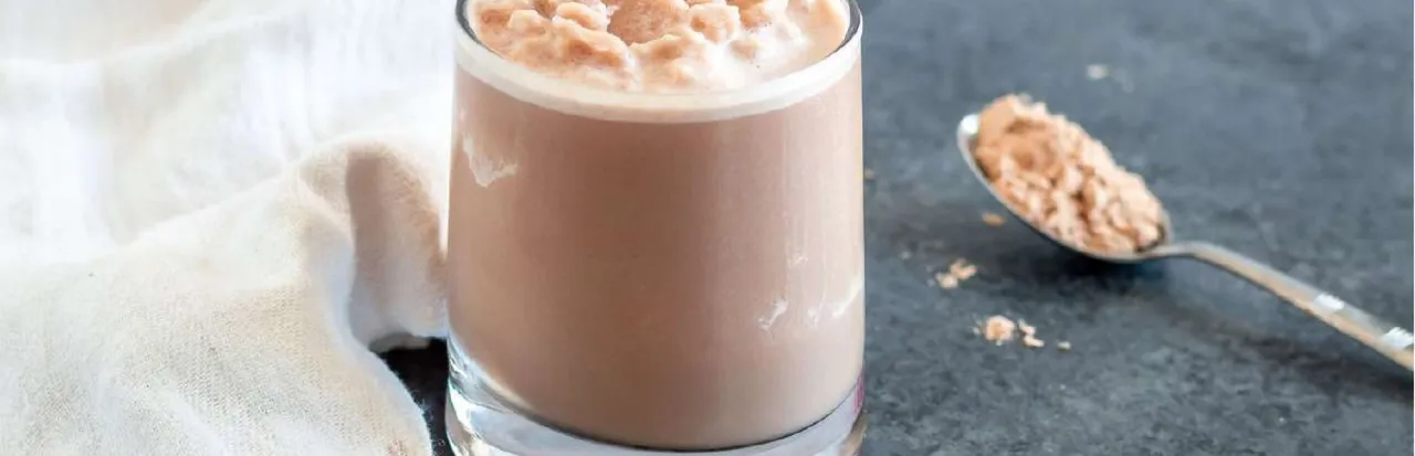 Simple Chocolate Protein Shake (Plan 4)